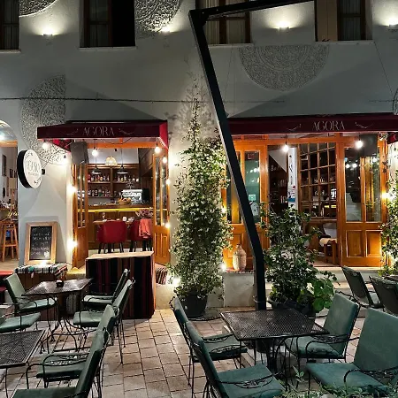 Agora לינה וארוחת בוקר Vlorë