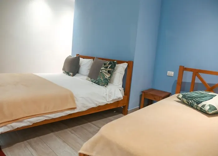 Lab Bed & Breakfast 3* Влёра