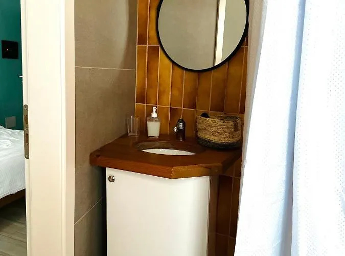 Lab Bed & Breakfast Влёра